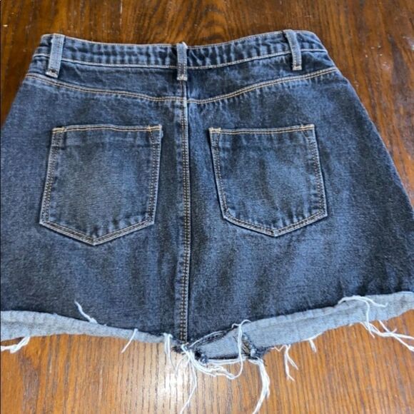 Forever 21 denim frayed skirt - Picture 4 of 4